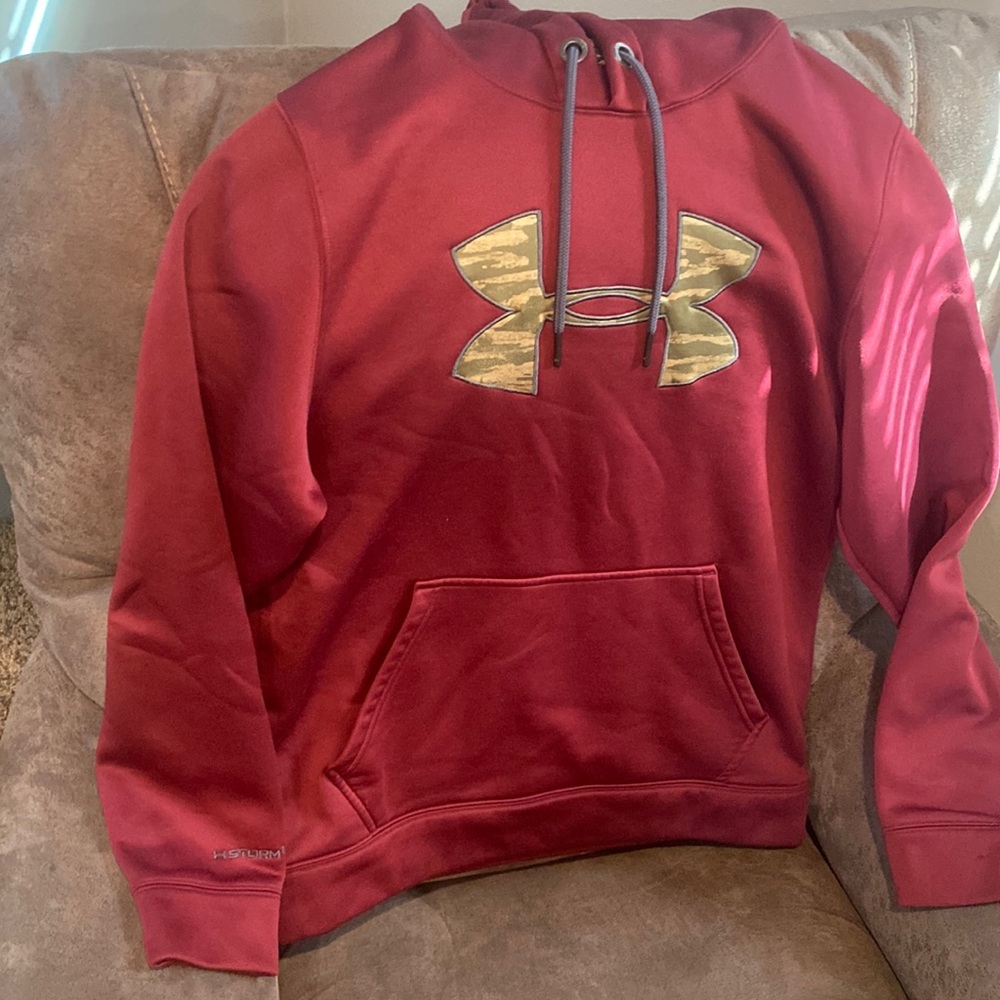 Maroon under armor pull over hoodie